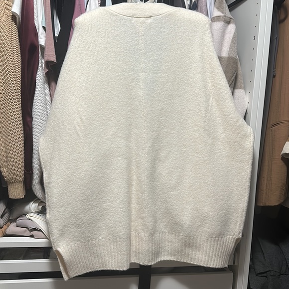 NWOT cream H&M cardigan - Picture 2 of 3